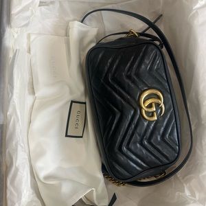 Gucci  Authentic GG Marmont Small matelasse shoulder bag